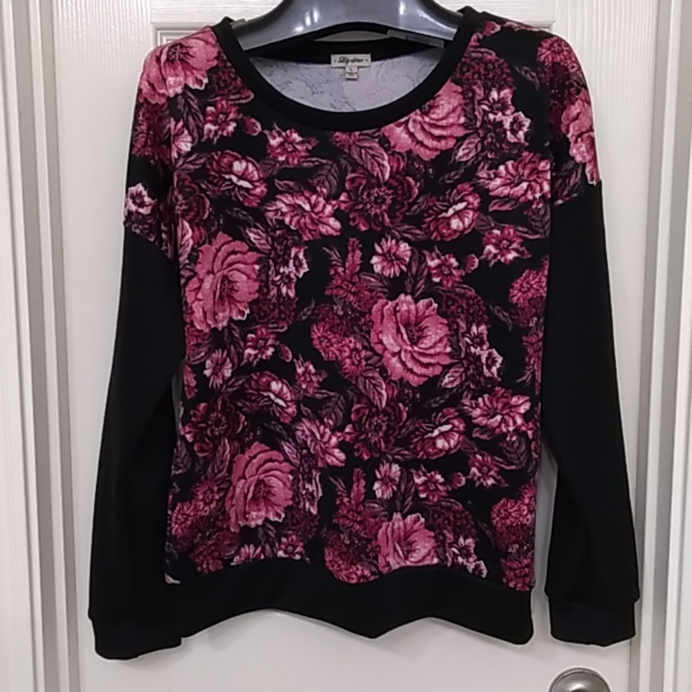 Black sleeve, Rose Polyester Juniors Sweater